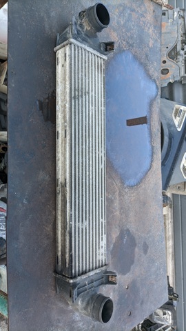 Радіатор інтеркулера LR009802 LAND ROVER