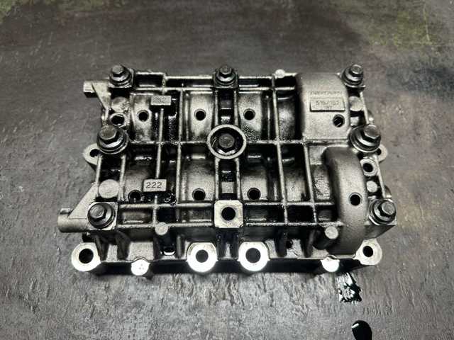 Корпус балансувального механізму LR010718 LAND ROVER