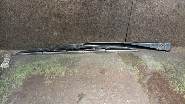 Важіль-поводок склоочисника заднього скла LR012046 LAND ROVER