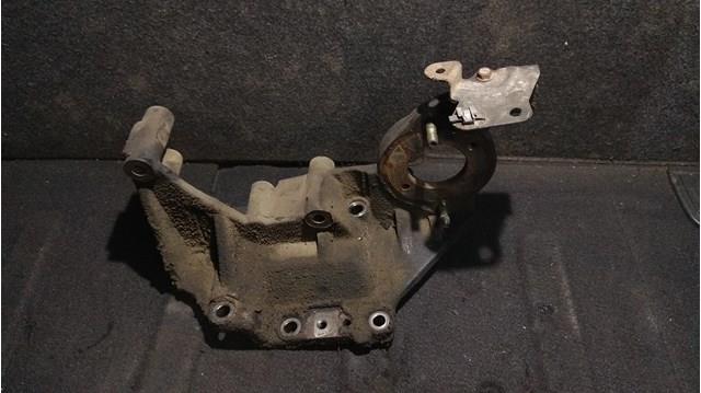 Кронштейн паливного насосу ПНВТ RF5C13G00 MAZDA