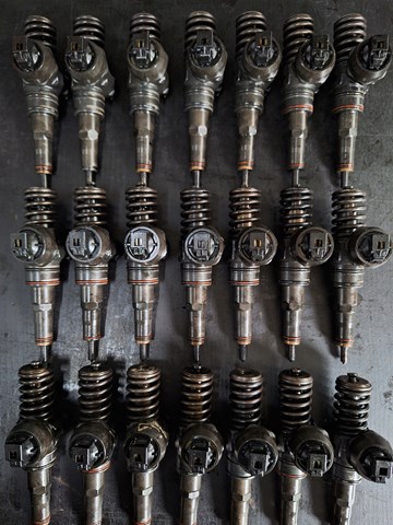 Форсунка паливна 0414720213 BOSCH