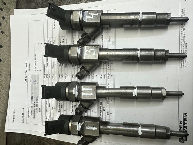 Форсунка інжектора 0445110021 BOSCH