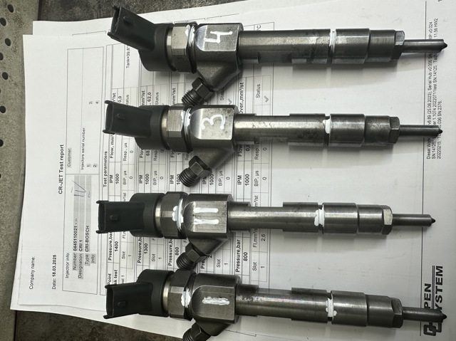 Форсунка дизельна в зборі, розпилювач + тримач 8200238528 RENAULT