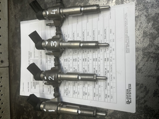 Форсунка вприску палива 9802448680 VOLVO
