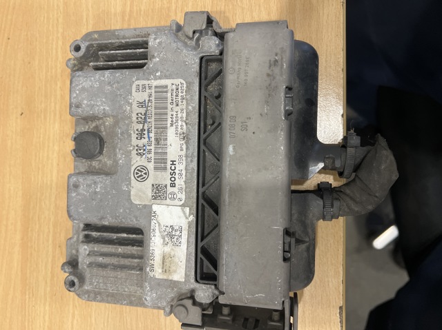 Блок електронного управління 03C906022AK VAG