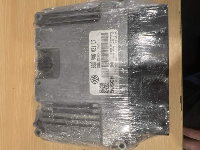 Комп'ютер двигуна 03G906021LP VAG