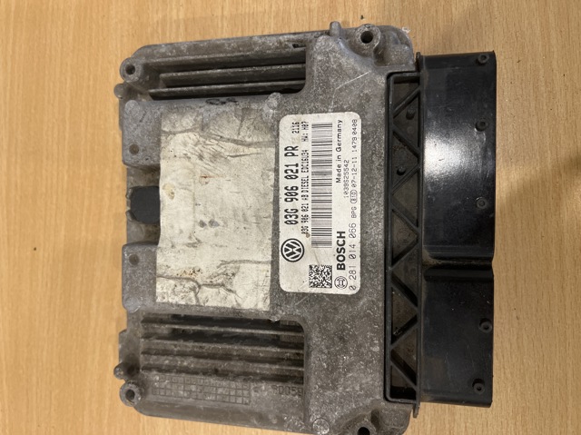 Модуль управління двигуном 03G906021PR VAG