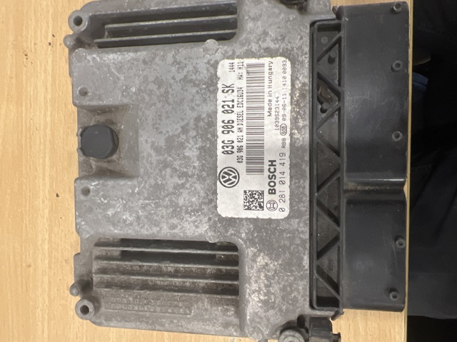 Модуль управління двигуном 03G906021SK VAG