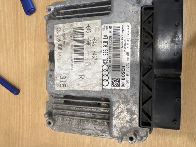 Блок електронного управління 03L906018LA VAG