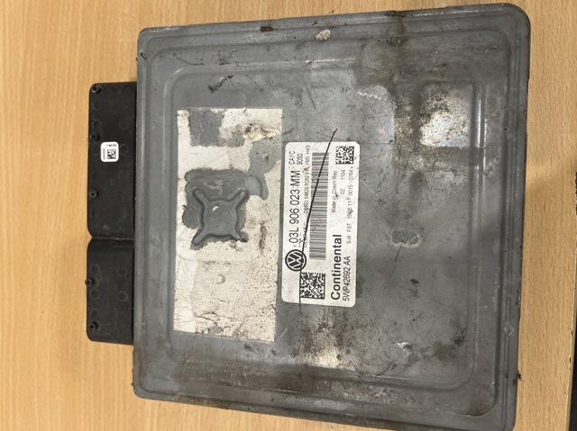 Блок електронного управління 03L906023MM VAG