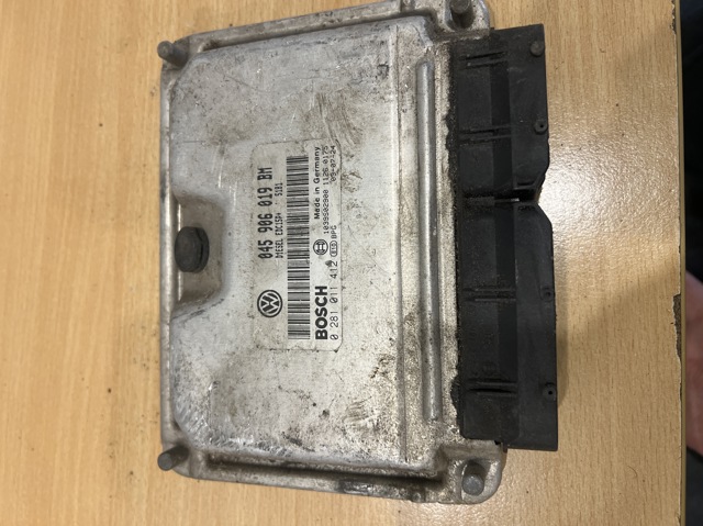 Блок електронного управління 045906019BM VAG