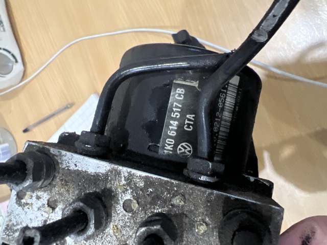 Блок керування АБС (ABS) 1K0614517CB VAG