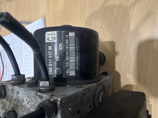 Блок керування АБС (ABS) 1K0614517M VAG