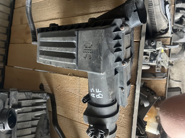 Коробка фільтра 3C0129607AS VAG
