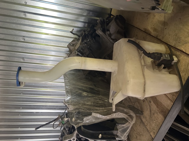 Бачок омивача скла 986102E001 HYUNDAI