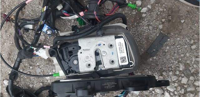 Замок дверей водія 106896400L TESLA