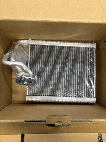 Клапан TRV, кондиціонера 7701209875 RENAULT