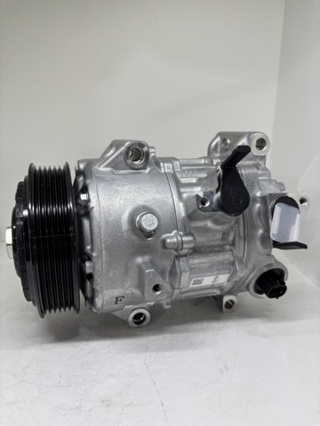 Компресор кондиціонера 8831033320 DENSO