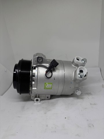 Компресор кондиціонера 926005X22A NISSAN