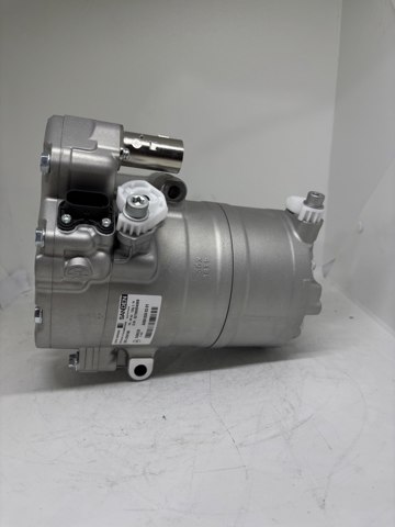 Компресор холодоагенту A0008302800 MERCEDES