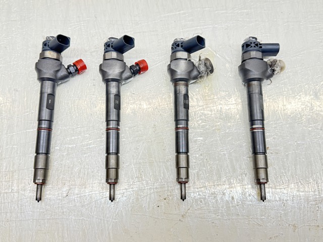 Форсунка дизельна в зборі, розпилювач + тримач Audi A6 C7