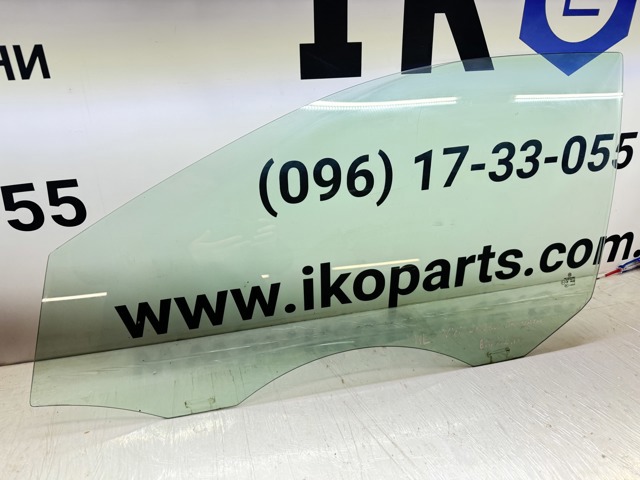 Скло водійських дверей 5C6845201B VAG