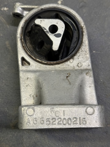 Ліва опора двигуна A6652200216 CHRYSLER