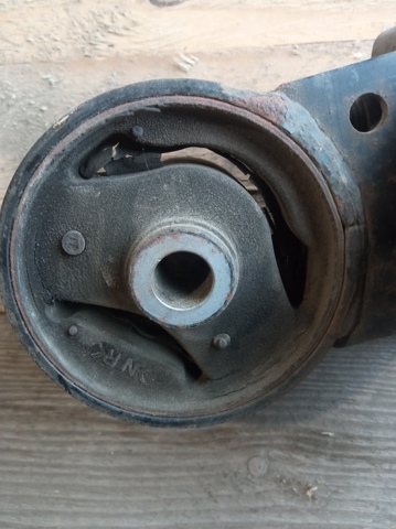 Подушка (опора) двигуна, ліва 1237223010 TOYOTA