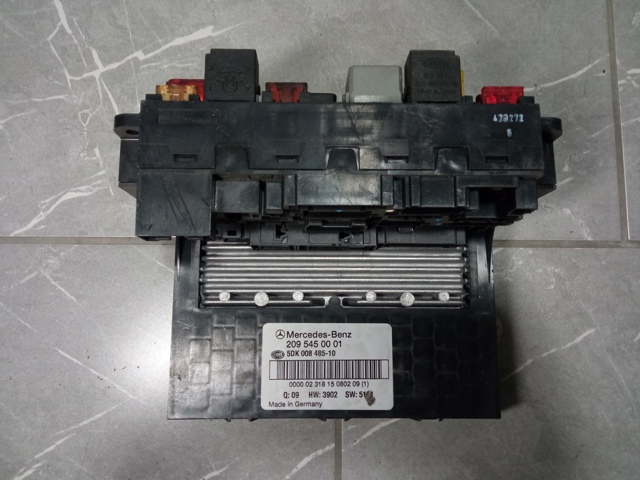 Корпус запобіжників 2095450001 MERCEDES