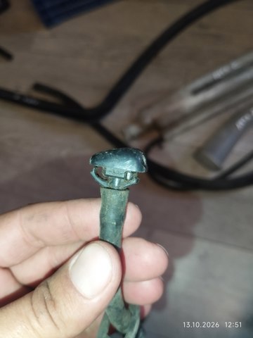 Форсунка омивача скла лобового, права 8265A336 MITSUBISHI