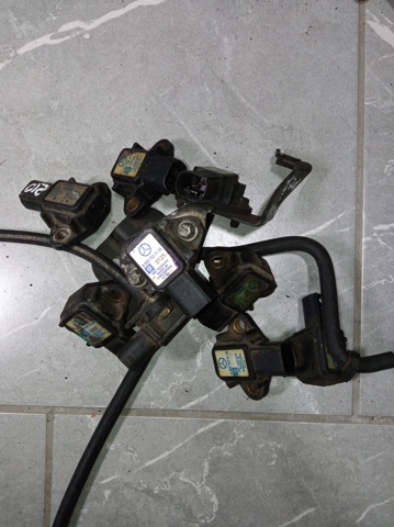 Датчик наддува A0041533128 MERCEDES