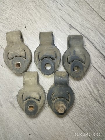 Кронштейн кріплення глушника MN135158 MITSUBISHI