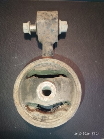 Задня подушка двигуна MR961162 MITSUBISHI