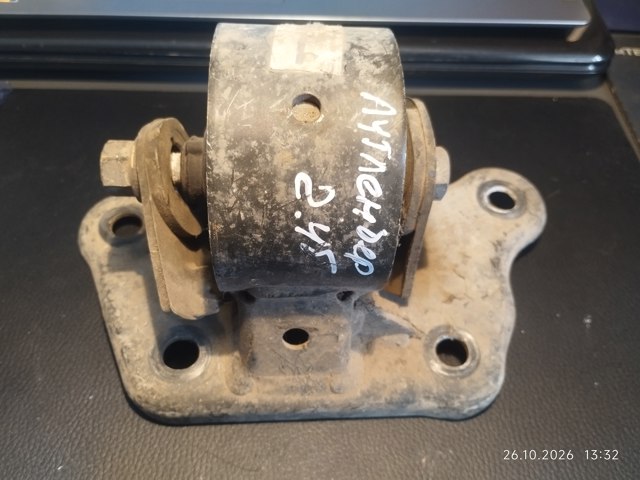 Ліва опора двигуна MR961709 MITSUBISHI