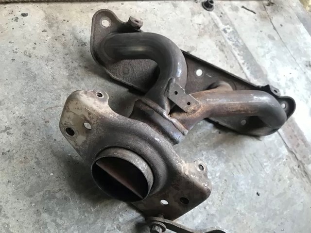 Газопроводи (колектор випускний) 14002EE00A RENAULT