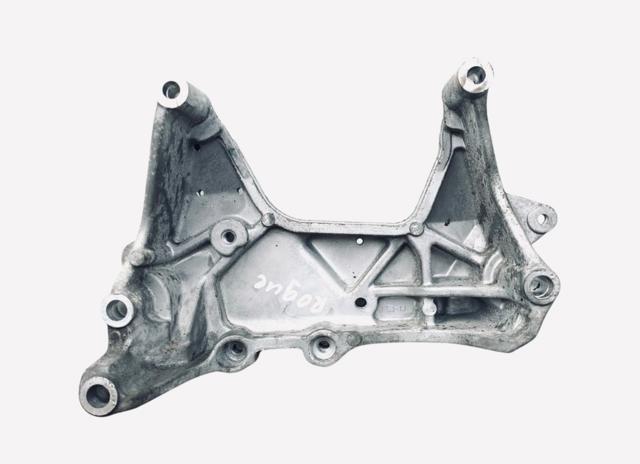 Кронштейн подушки (опори) двигуна, правої 112314BA0B NISSAN