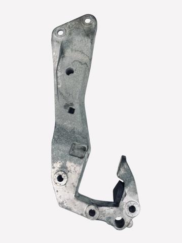 Кронштейн КПП 22326777615 BMW
