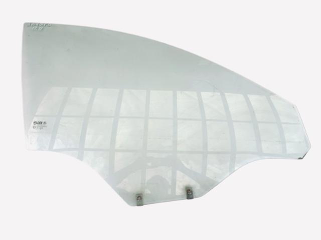 Скло пасажирських дверей 4808901 OPEL