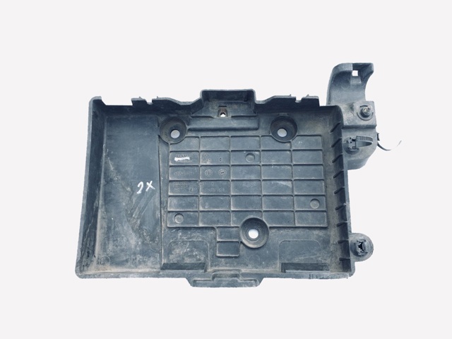 Піддон акумулятора(АКБ) 8200166032 RENAULT