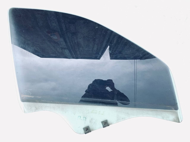 Скло передніх дверей, правою 8200240554 RENAULT