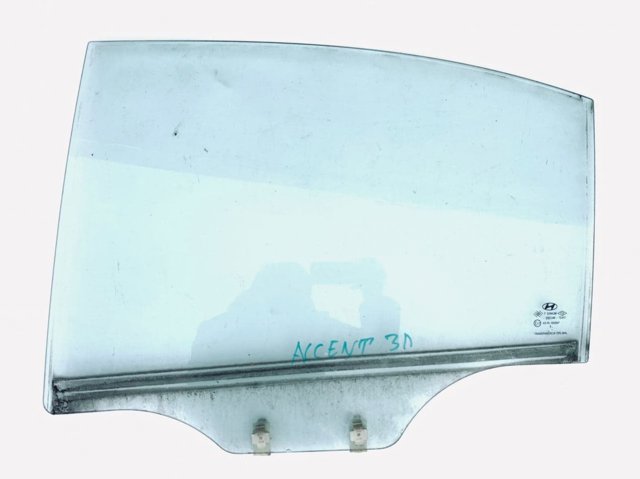 Скло задніх дверей, лівих 834111E011 HYUNDAI