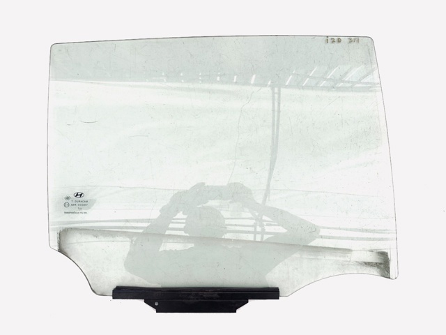 Скло задньої двері правої 834211J010 HYUNDAI
