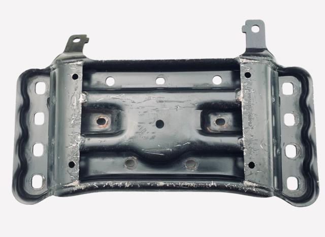 Балка кріплення коробки передач A2042400002 MERCEDES