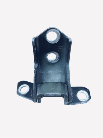 Петля передніх дверей права D46159210A MAZDA