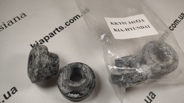 Втулка переднього стабілізатора KKY0134153A HYUNDAI