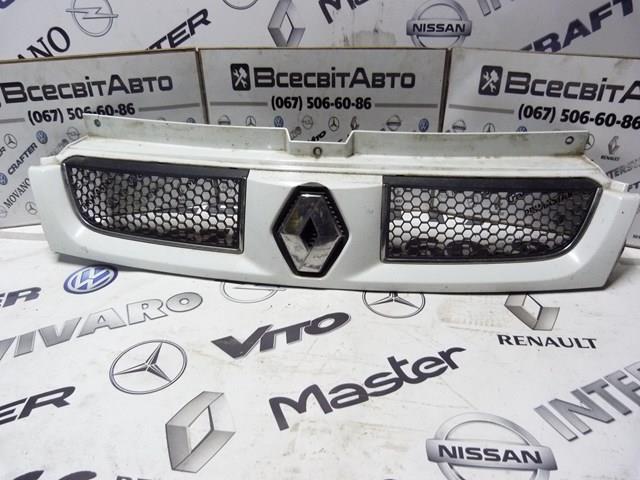 Решітка радіатора 8200204450 RENAULT