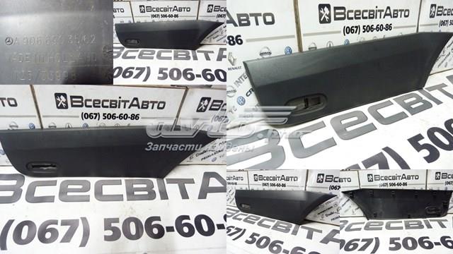 Молдинг заднього правого крила A9066903562 MERCEDES