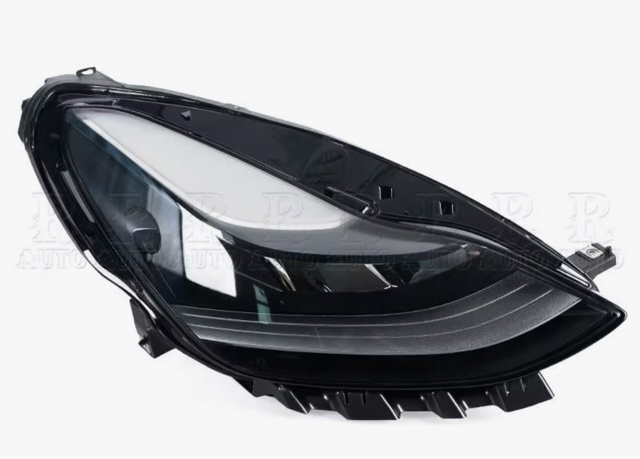 Фара передня права 151495300C TESLA