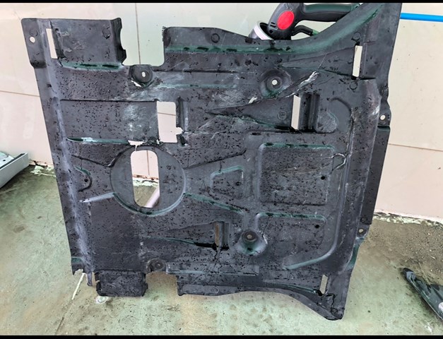 Захист двигуна передній A1665200723 MERCEDES