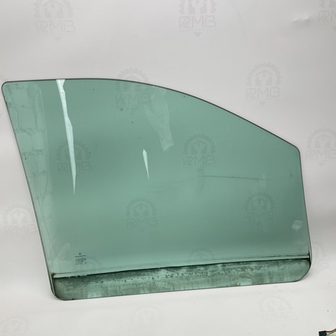 Скло водійських дверей A6397250410 MERCEDES